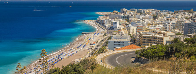TUI steuert die griechische Insel Rhodos mittlerweile auch mit Pauschaltouristen im Gepäck wieder an und die Lage scheint sich zu normalisieren - Newsbeitrag