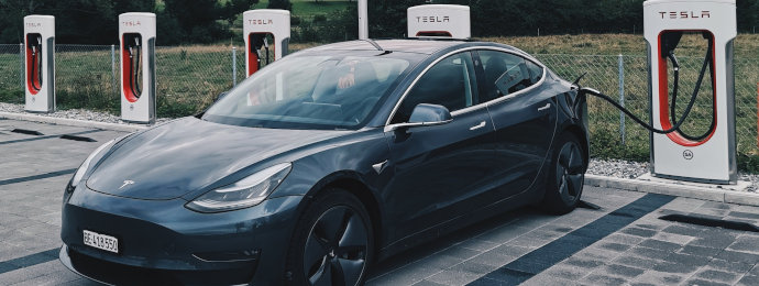 Tesla wird in Grünheide wieder mit Strom versorgt und auch die Aktie läuft wieder besser - Newsbeitrag