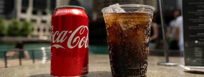 Coca-Cola führt ein neues Getränk in Zusammenarbeit mit Pernod Ricard ein und will vom anhaltenden Trend fertig abgefüllter Cocktails profitieren